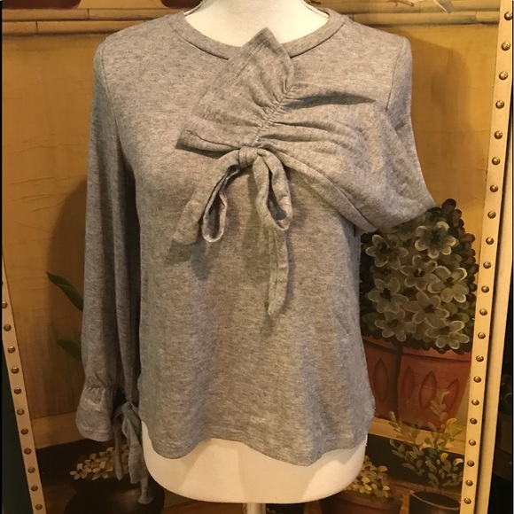 ⭐️GREY LIGHTWEIGHT TOP⭐️NWT⭐️SO SOFT⭐️ - Picture 1 of 6